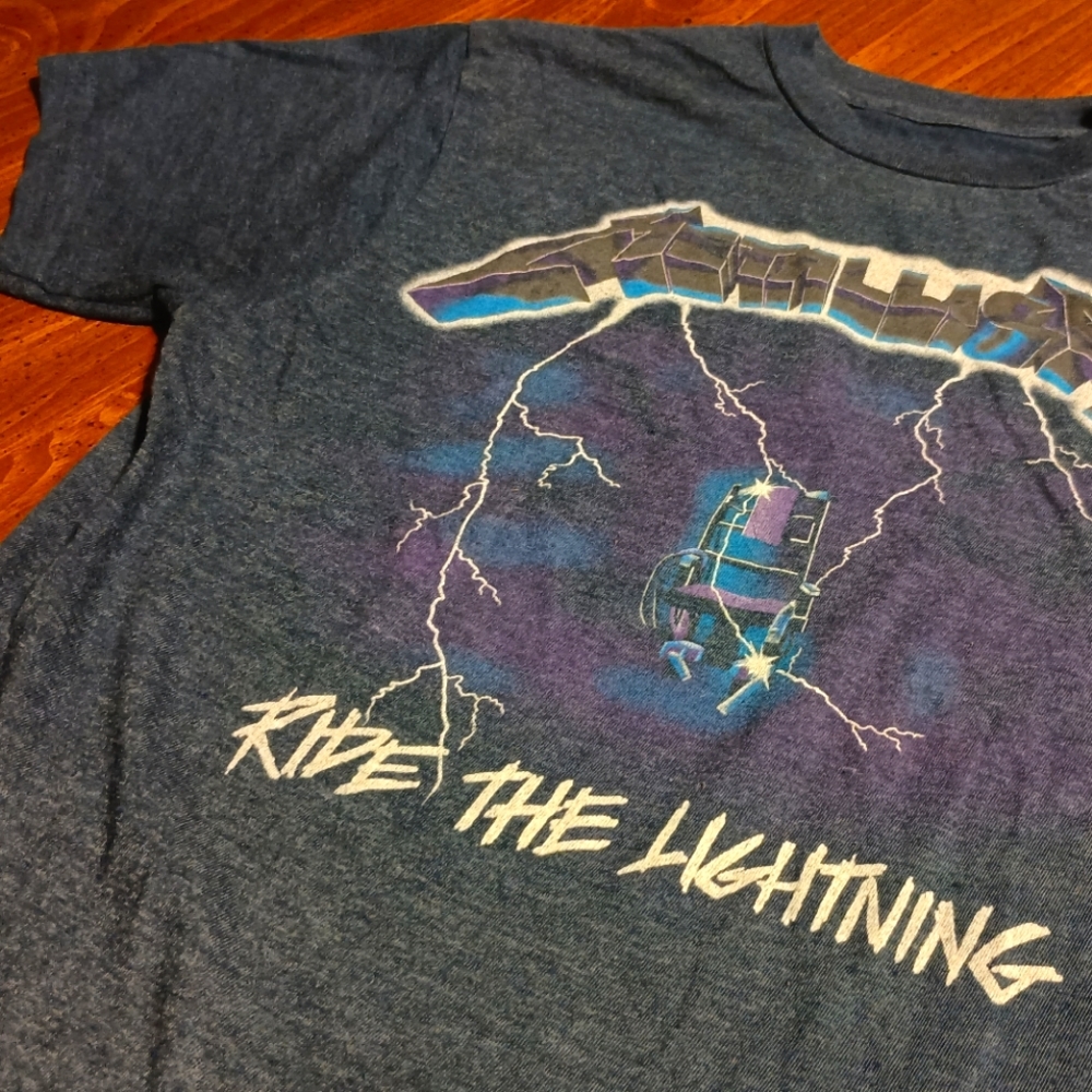 METALLICA T-SHIRT - RIDE THE LIGHTNING - Medium // Rock Metal Music Tee Shirt